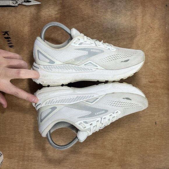 Brooks Adrenaline GTS 23 Women Size 7.5 White Running Shoes Sneakers - Picture 6 of 9